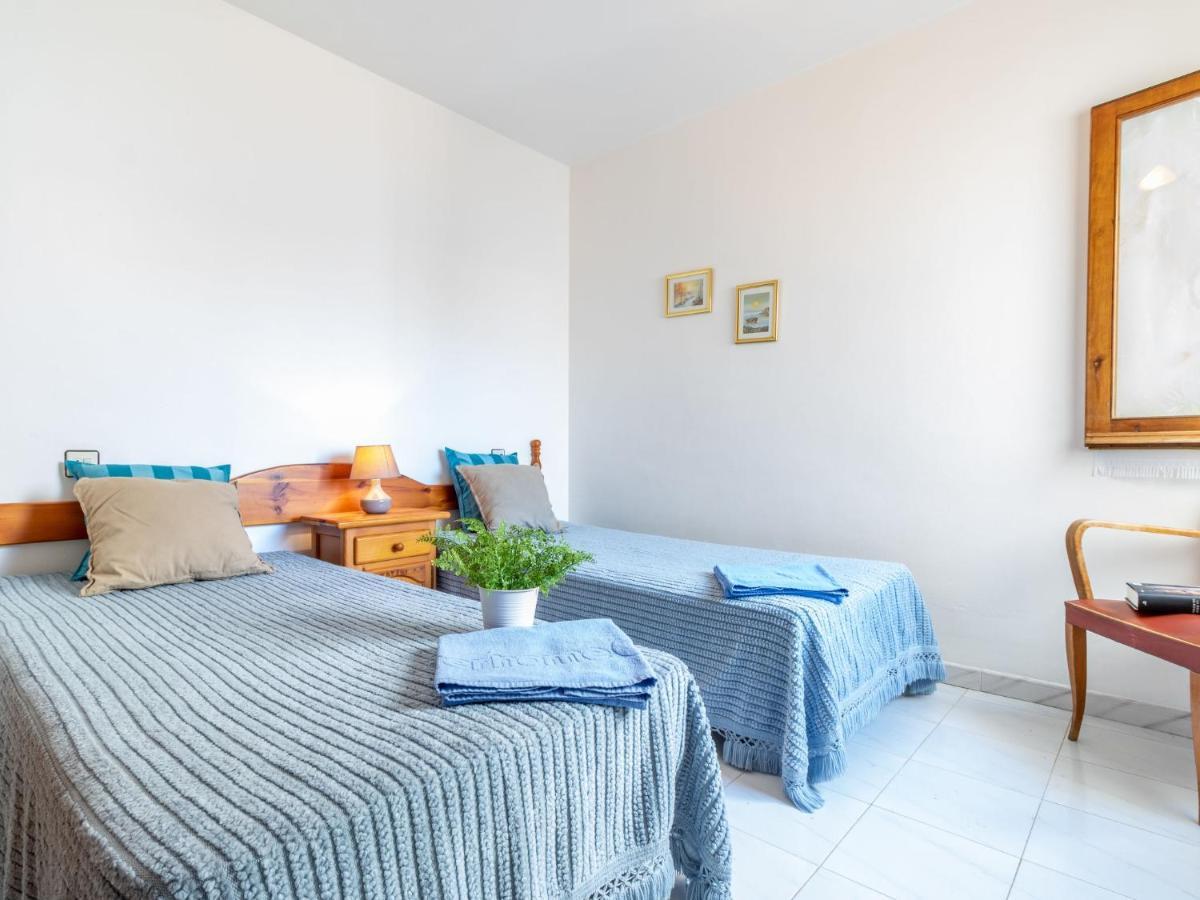 Apartment Els Jardins III By Interhome 로지즈 외부 사진
